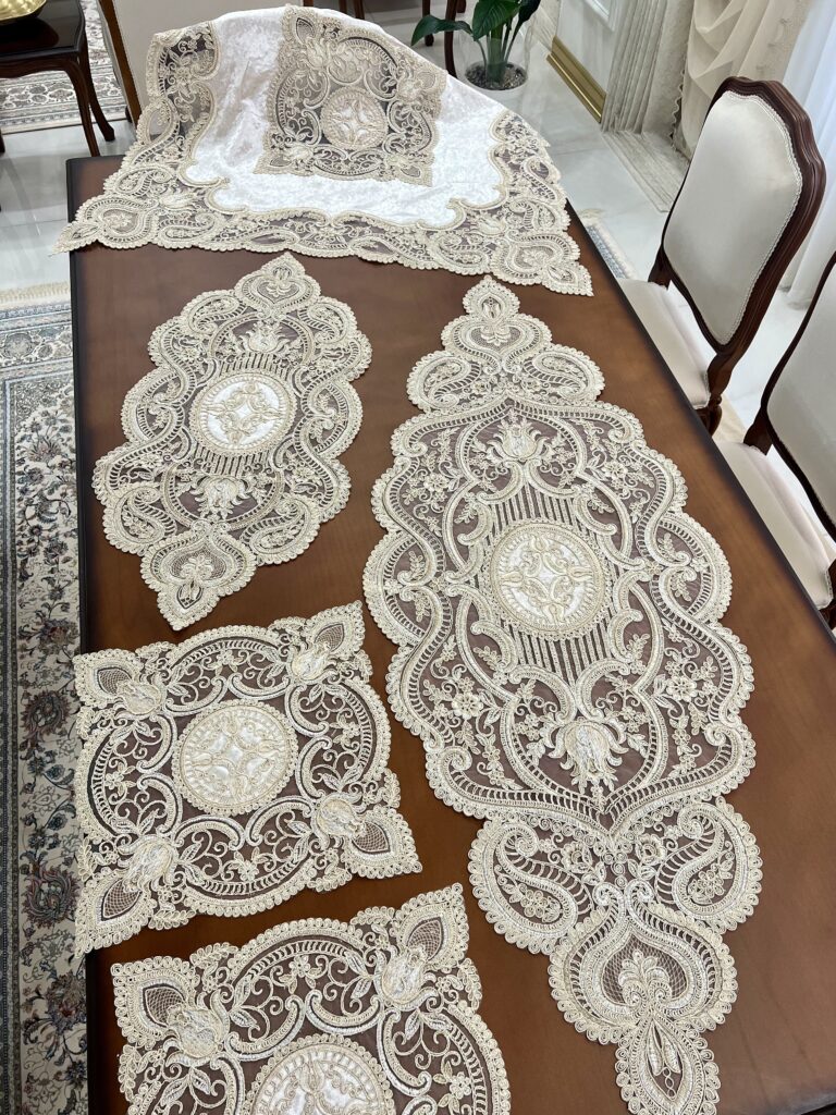 رومیزی دانتل مخمل الیزه ترک ۵ تکه مدل امپریال